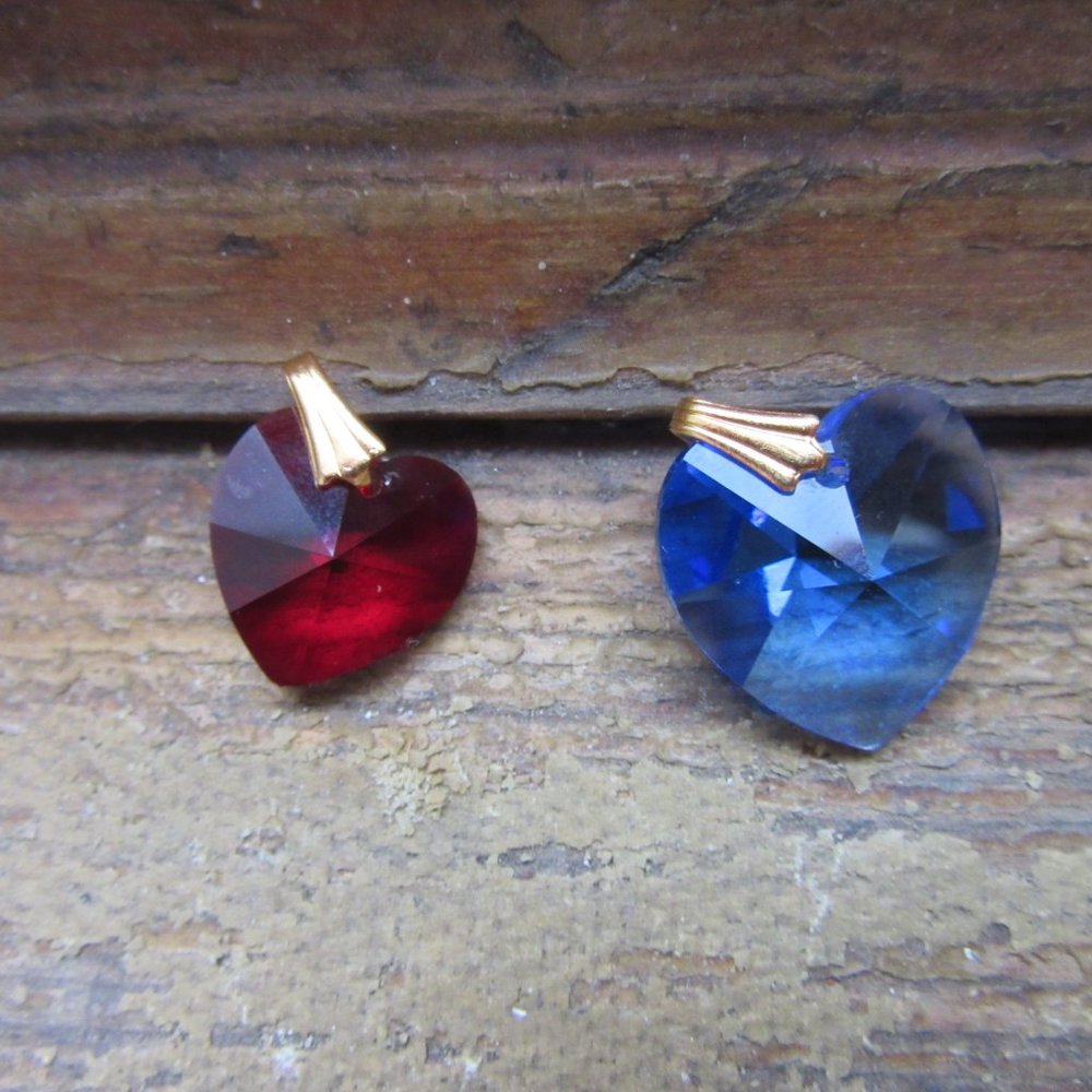 Red and blue crystal heart pendants